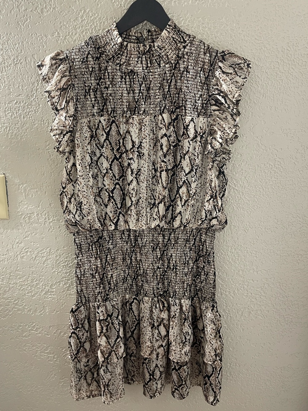 NWOT Lulus’ Y2K Women’s Neutral Snake-Print Ruffle Midi Dress Medium
